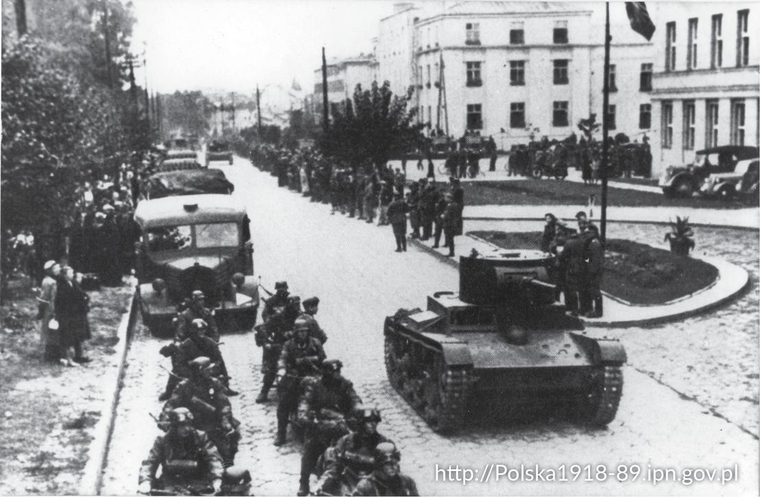 22 września 1939 r., wspólna defilada Wehrmachtu i Armii Czerwonej w Brześciu Litewskim.