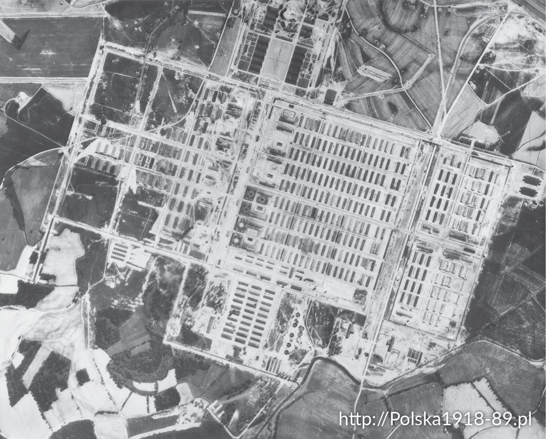 Alianckie zdjęcie lotnicze kompleksu niemieckich obozów w Oświęcimiu