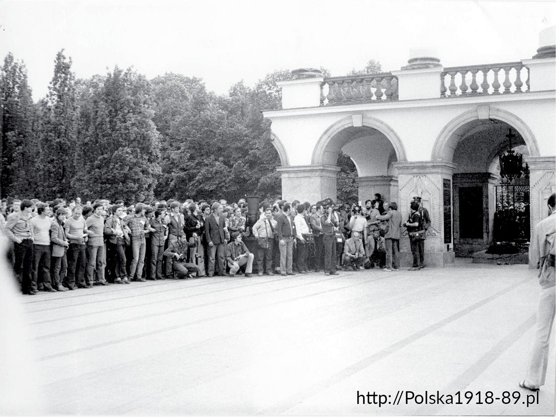 Marsz protestacyjny zorganizowany przez Niezależne Zrzeszenie Studentów w Warszawie 25 maja 1981 r. (8)