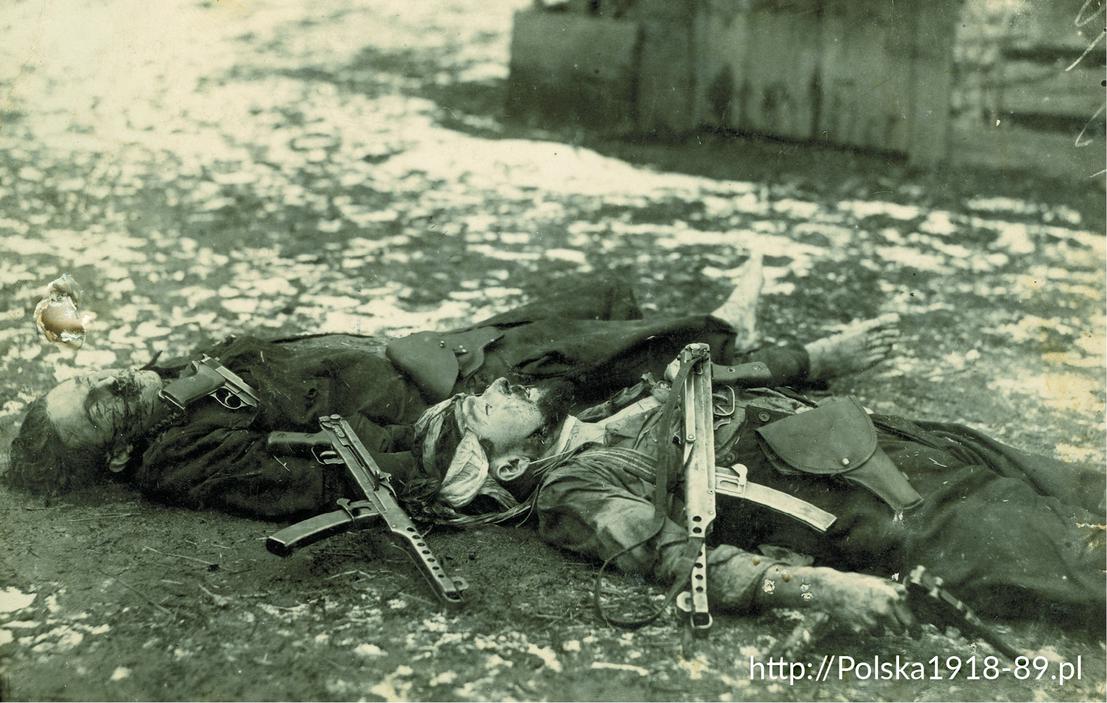 Partyzanci Zgrupowania Partyzanckiego „Błyskawica” dowodzonego przez por. Józefa Kurasia „Ognia” polegli w walce z komunistyczną bezpieką, 1946 r.