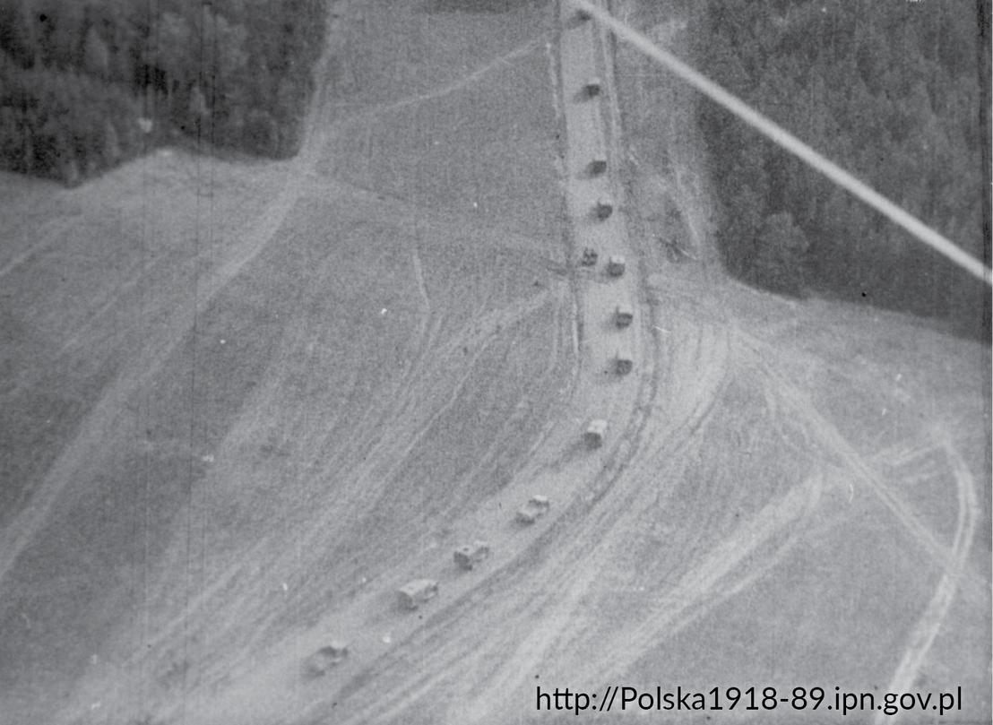 Sowieckie kolumny samochodowe w drodze na Polskę